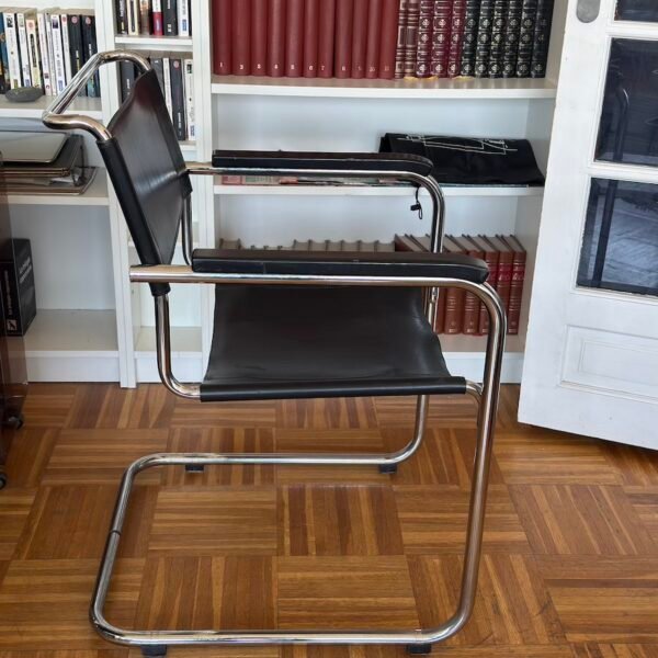 Chaise Thonet S34 – cuir noir & chrome