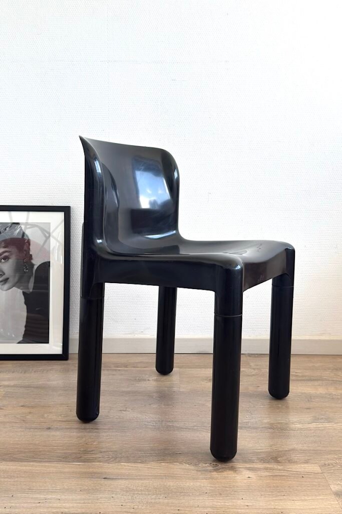 Chaise Kartell 4875, design Carlo Bartoli, photo de présentation
