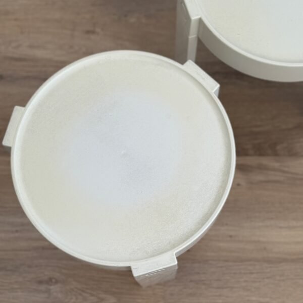 Tables blanches Prisunic années 70