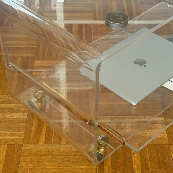 Table basse en plexiglas vintage