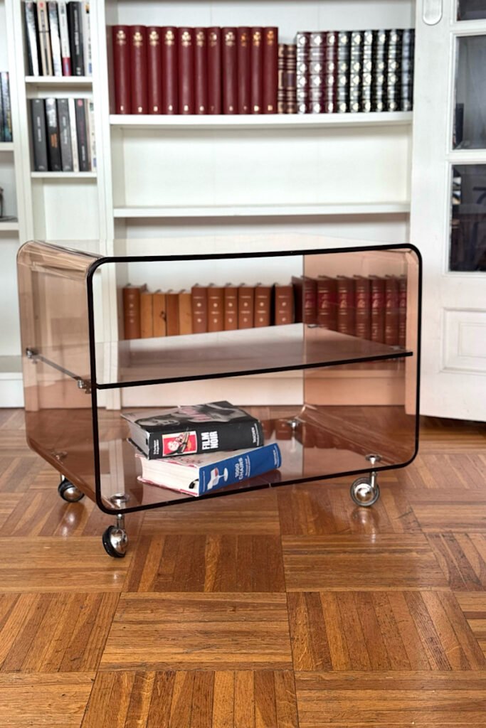 Table basse en plexiglas fumé Michel Dumas