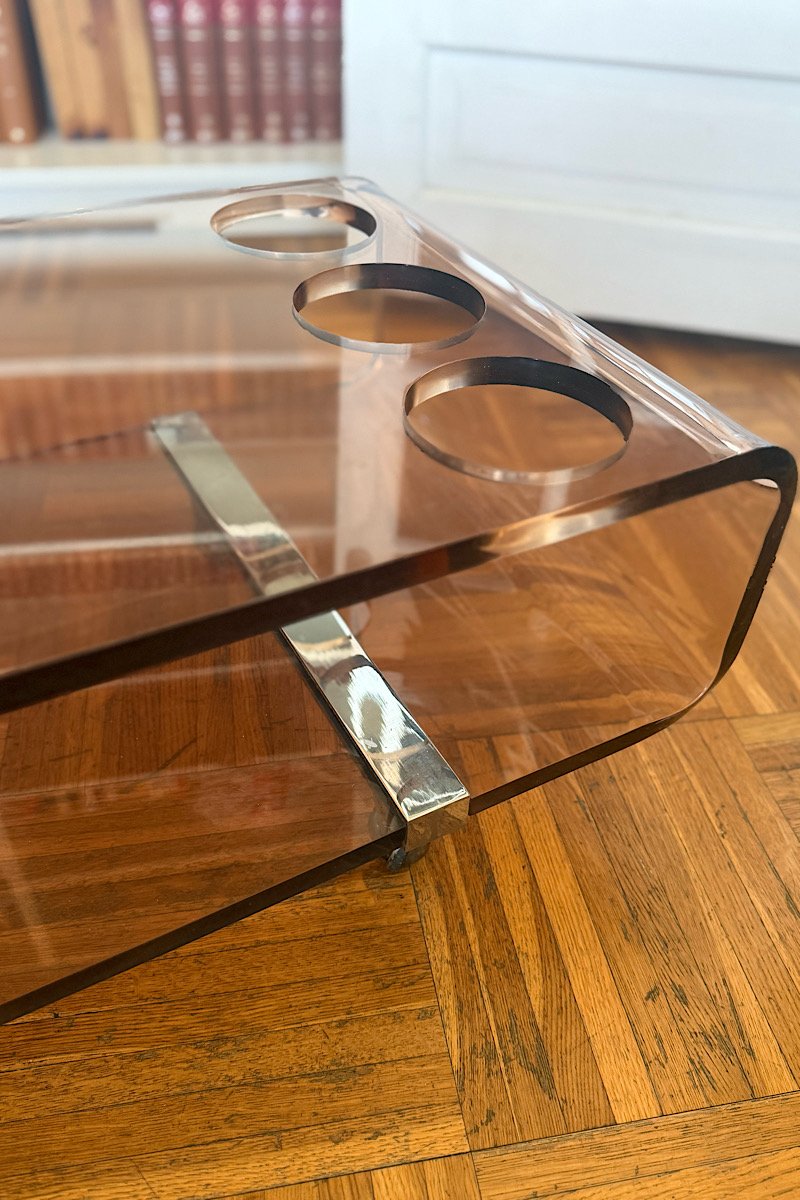 Plateau supérieur transparent d'une table basse bar vintage en plexiglas fumé Michel Dumas