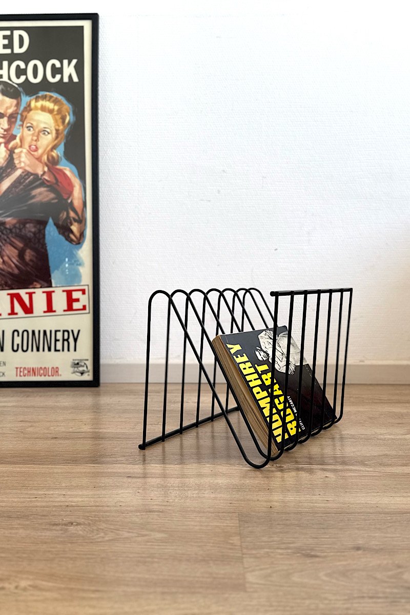 Porte-revues modèle Z vintage en métal noir par François Arnal