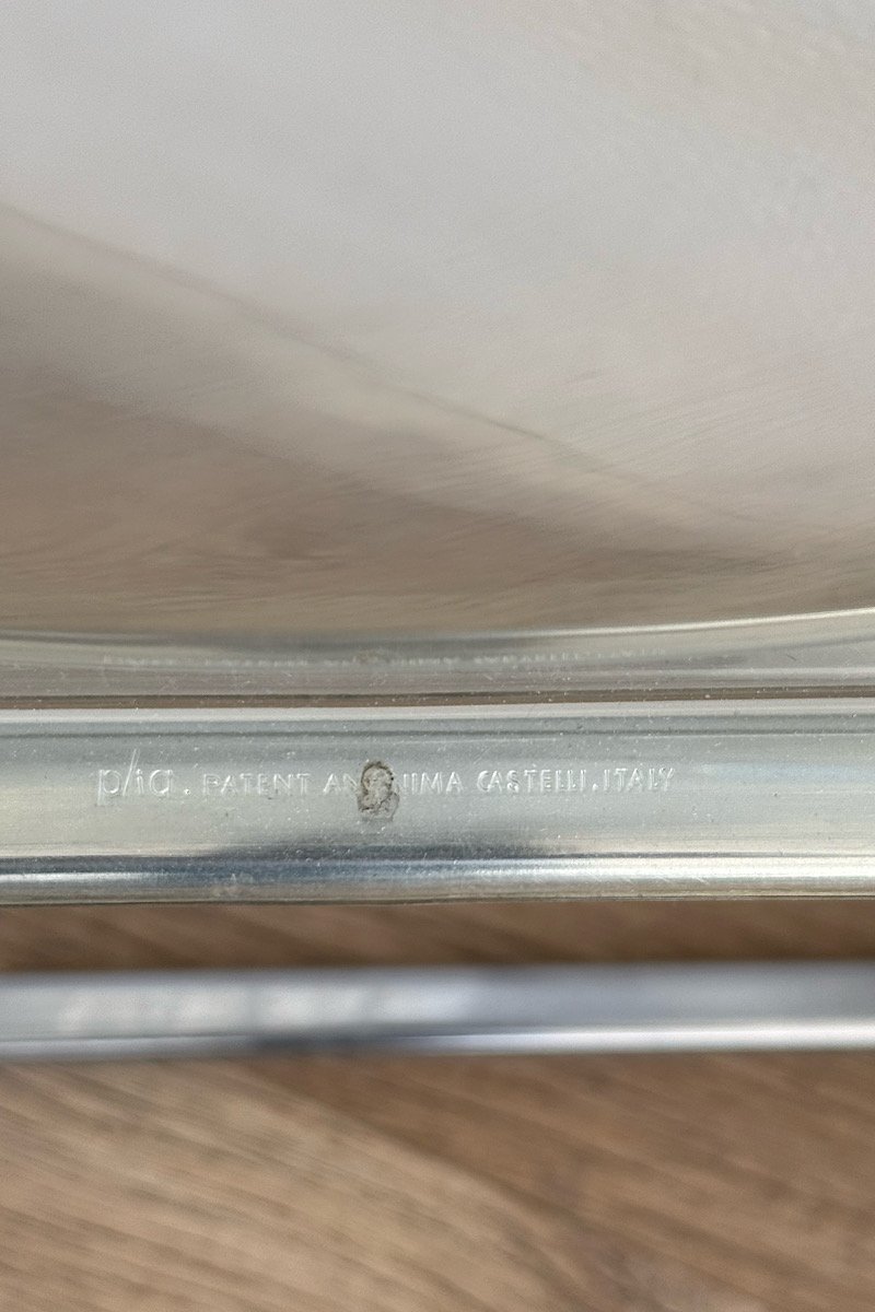 chaise plia Castelli transparente, zoom sur l'estampille
