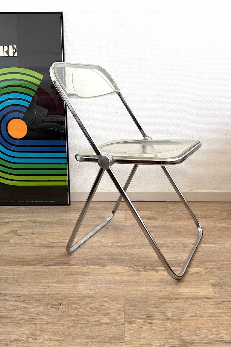 chaise plia Castelli transparente, vue du profil droit