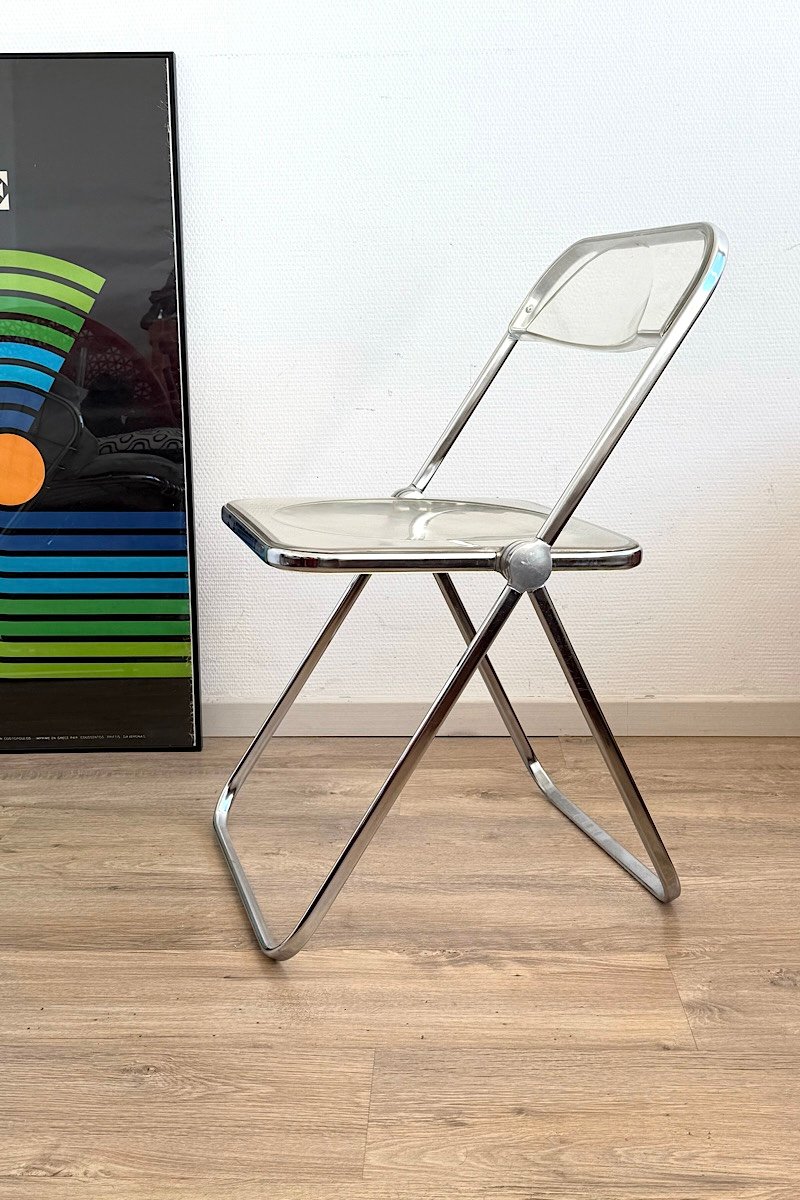 chaise plia Castelli transparente, vue du profil gauche