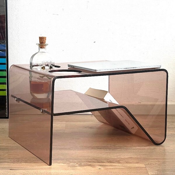Table bar en plexiglass fumé des années 70, vue de face